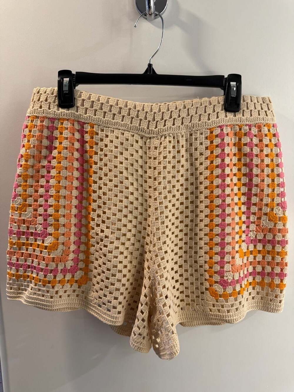 Sandro Crochet Knit High-Waist Shorts with Orange and Pink Detail - Picture 2 of 6